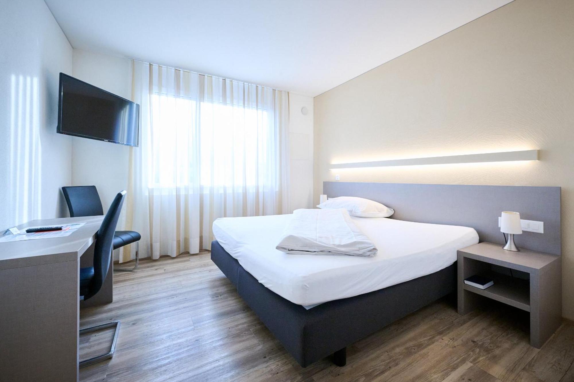 Hotel Smart Kreisel --self Check-in 3*