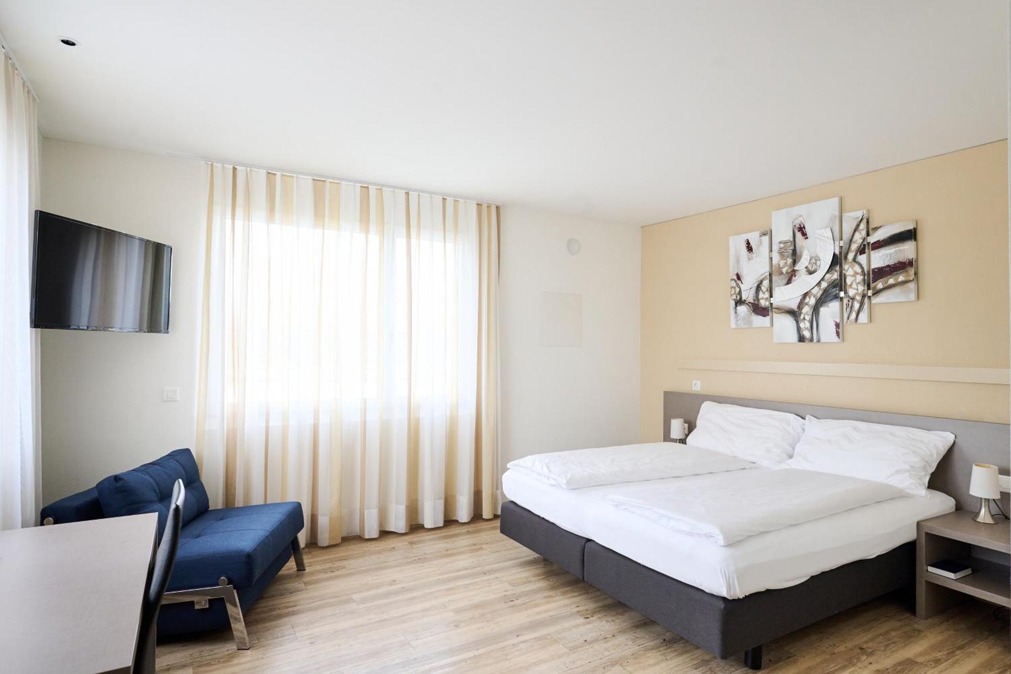 Hotel Smart Kreisel --self Check-in Lachen