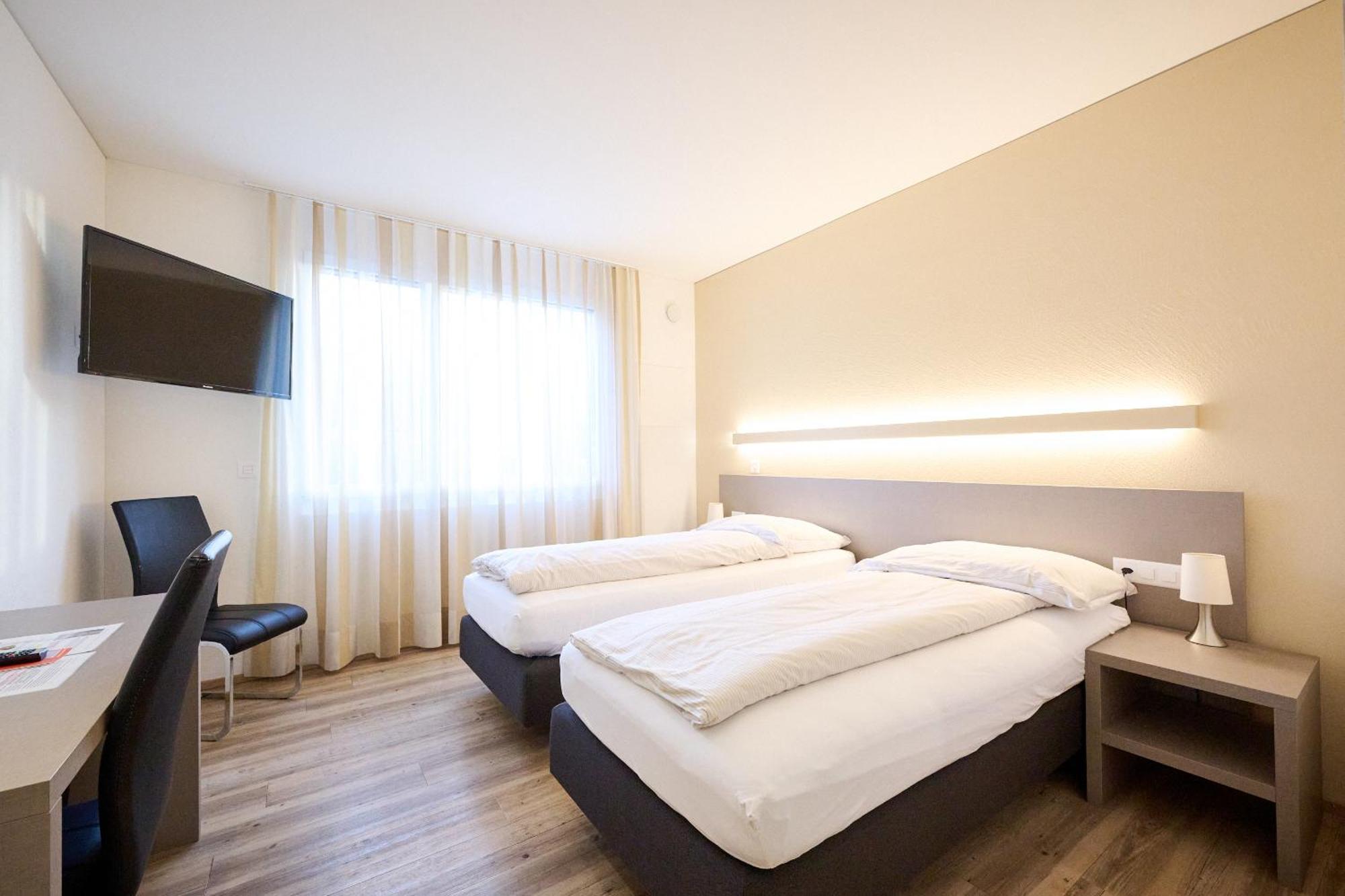 Am Kreisel Self-check-in By Smart Lachen